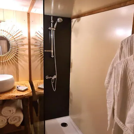 캠프장 Les 7 Montagnes *